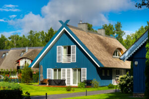 Vivienda vacacional de color azulado